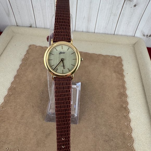 Vintage Ladies Belair Watch 18 Karat Gold Plated has Raised Markers, Gold Hands Vintage Ladies Belair Tank Watch. For Sale at Ruby Lane main image 4